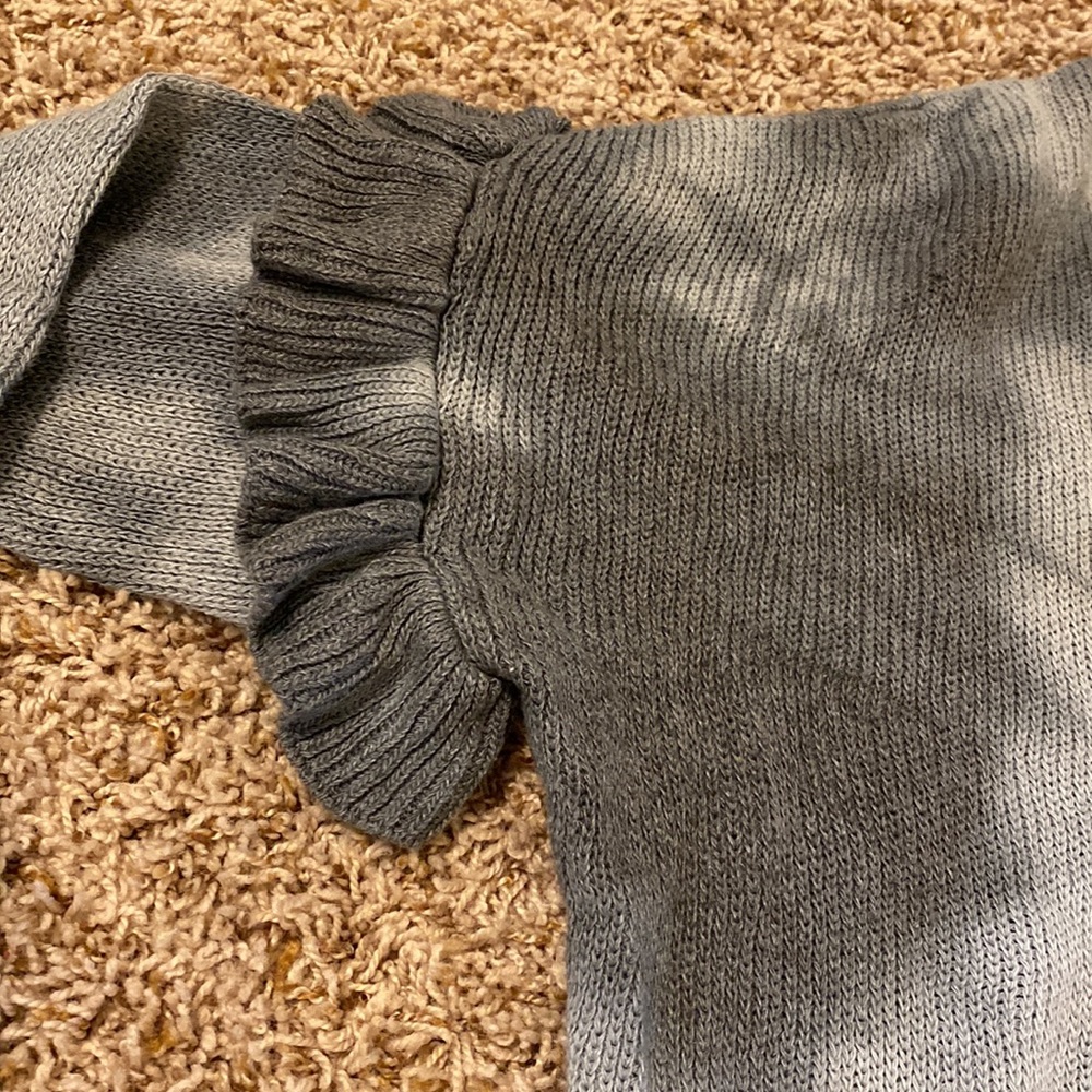 Cropped Sweater - Picture 3 of 3